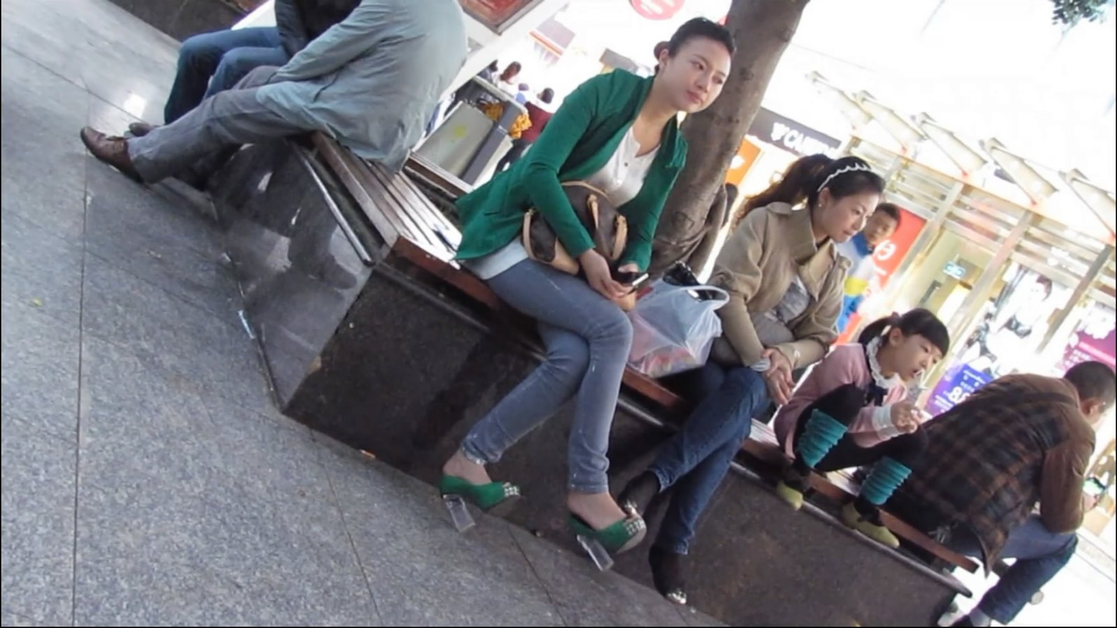 streetsnapdangl[00 04 06][20181126 233627 8]